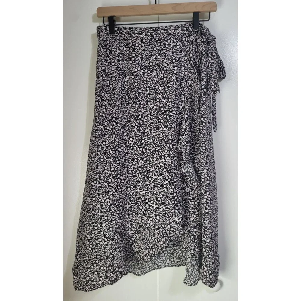 Rachel Zoe SZ 8 Floral Wrap Skirt Ruffle Whimsy Feminine Cottagecore Black White - Picture 2 of 9